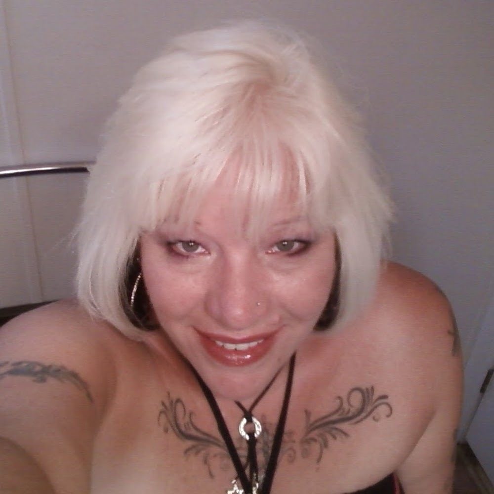 Meet your Posher, Iola